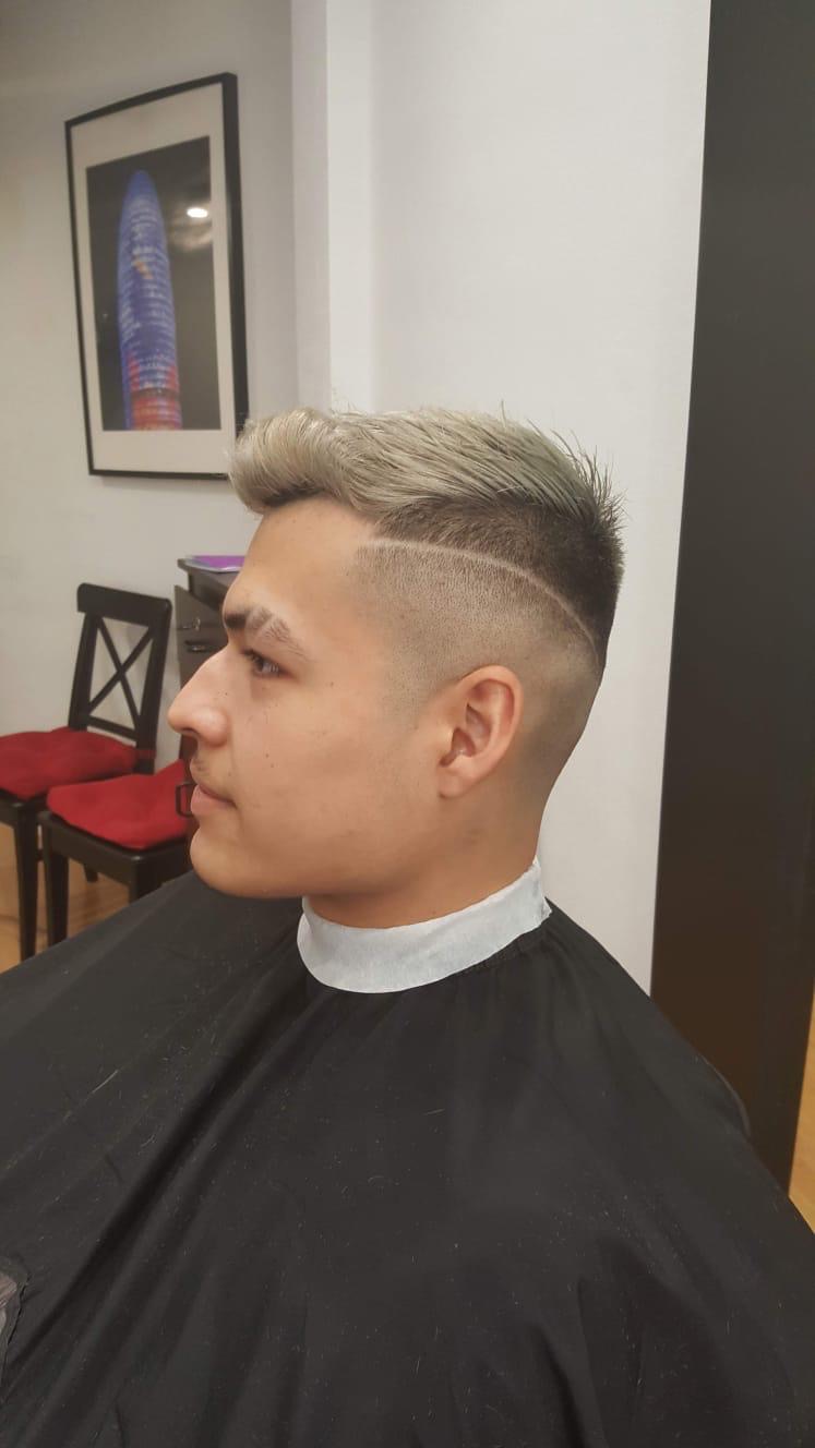 Corte con degradado y línea lateral, perfil